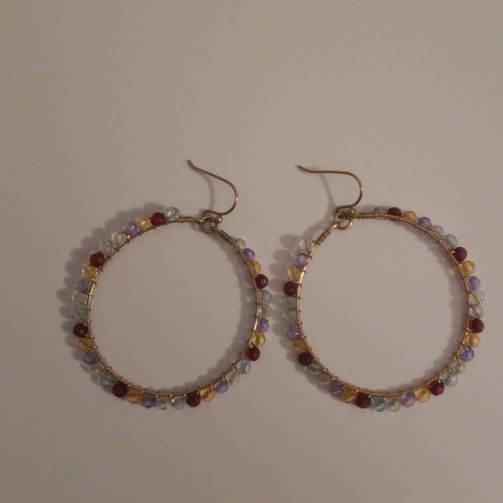 Multicolored hoop earrings